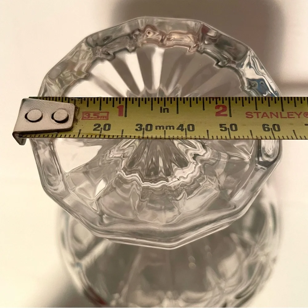 VTG Aberdeen Berkshire Crystal Decanter by Godinger, Cut Crystal (36 oz.) - Picture 9 of 9